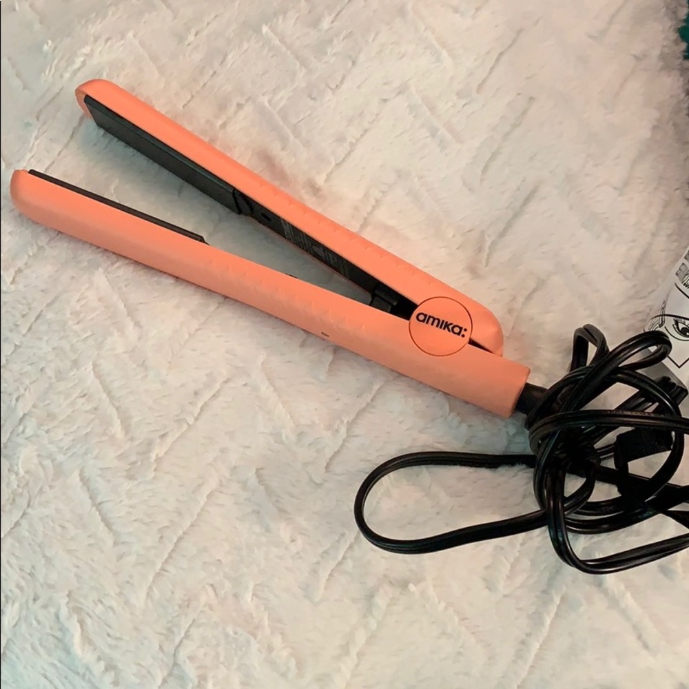 amika hair straightener